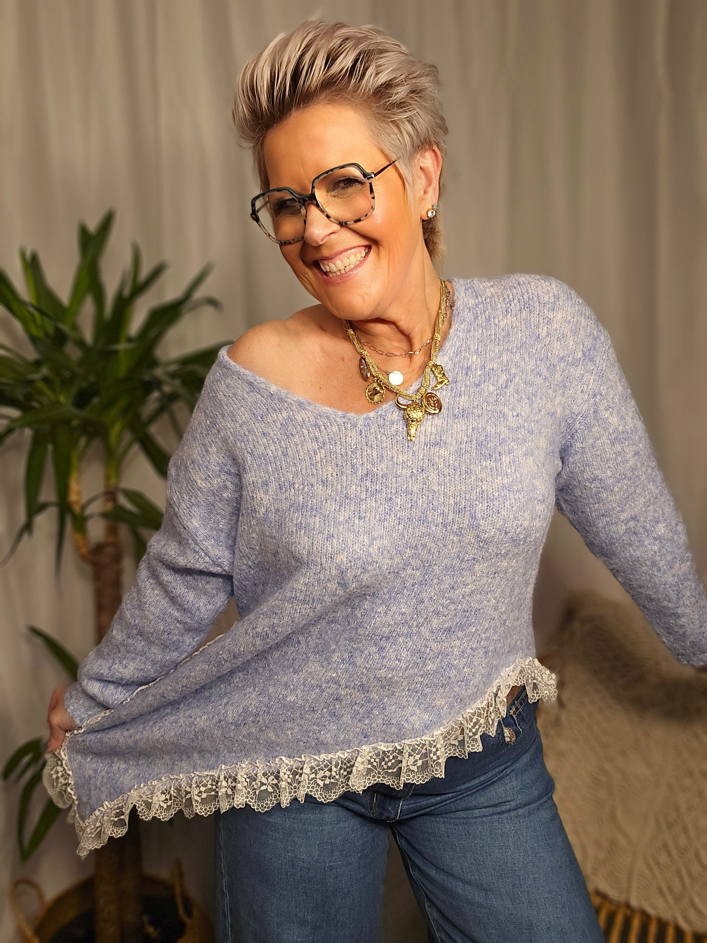 Pull dentelle asymétrique